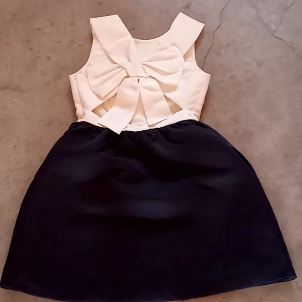 KATE SPADE DRESS - Picture 2 of 8